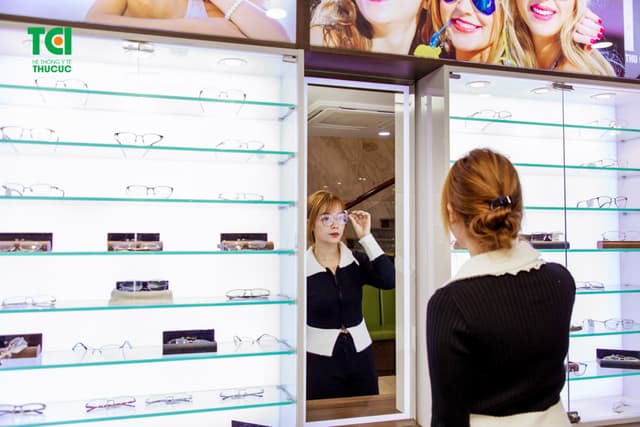 Ảnh khách hàng Lê Thị Ngọc Huyền cắt kính tại Thu Cúc TCI