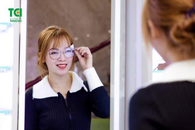 Ảnh khách hàng Lê Thị Ngọc Huyền cắt kính tại Thu Cúc TCI