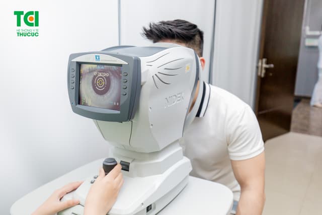 Ảnh khách hàng Nguyễn Duy Đức cắt kính tại Thu Cúc TCI