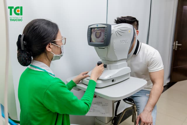 Ảnh khách hàng Nguyễn Duy Đức cắt kính tại Thu Cúc TCI