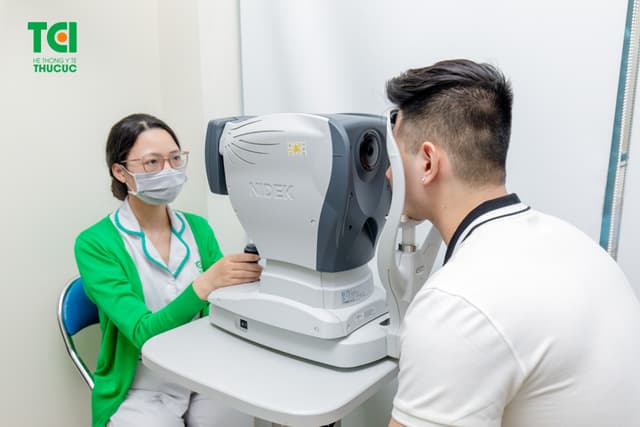 Ảnh khách hàng Nguyễn Duy Đức cắt kính tại Thu Cúc TCI