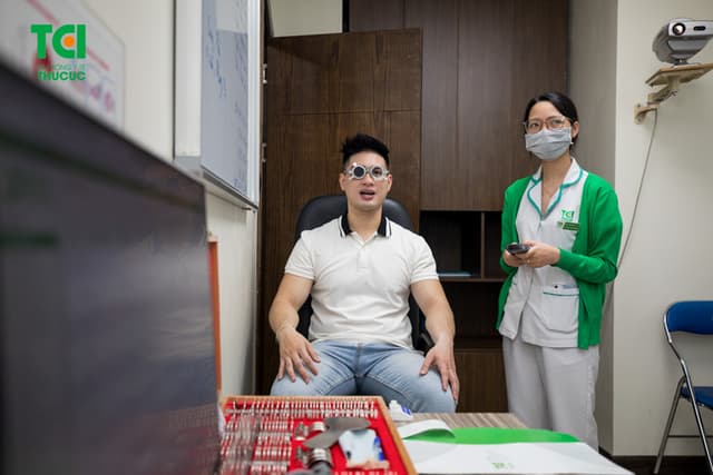 Ảnh khách hàng Nguyễn Duy Đức cắt kính tại Thu Cúc TCI