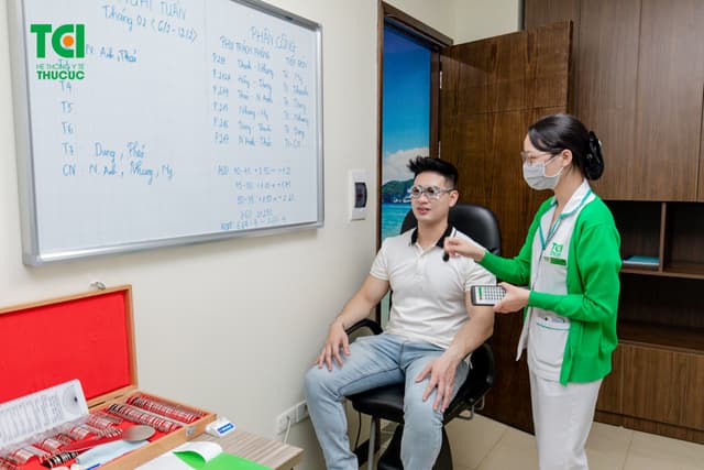 Ảnh khách hàng Nguyễn Duy Đức cắt kính tại Thu Cúc TCI