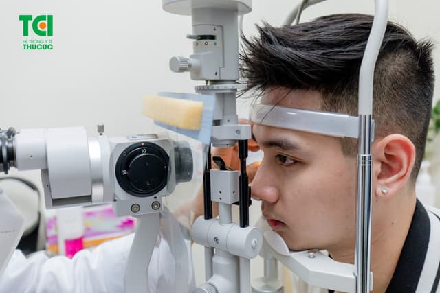 Ảnh khách hàng Nguyễn Duy Đức cắt kính tại Thu Cúc TCI