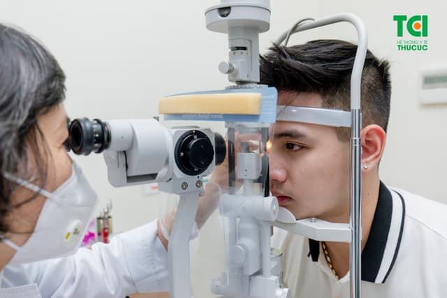 Ảnh khách hàng Nguyễn Duy Đức cắt kính tại Thu Cúc TCI