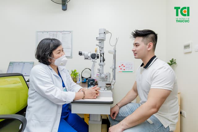 Ảnh khách hàng Nguyễn Duy Đức cắt kính tại Thu Cúc TCI