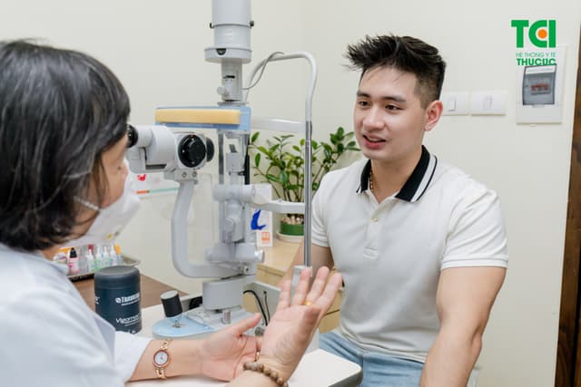 Ảnh khách hàng Nguyễn Duy Đức cắt kính tại Thu Cúc TCI