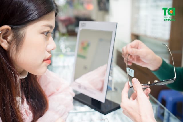 Ảnh “Bí quyết” lựa chọn kính phù hợp với khuôn mặt