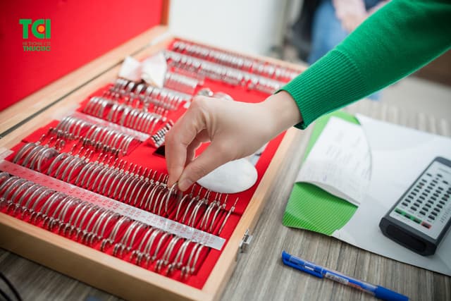 Ảnh “Bí quyết” lựa chọn kính phù hợp với khuôn mặt