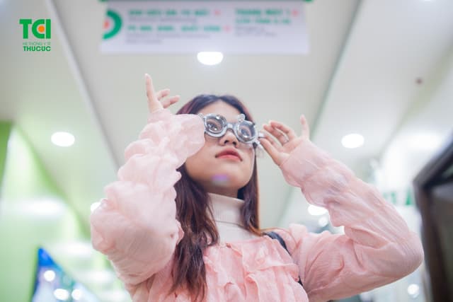 Ảnh “Bí quyết” lựa chọn kính phù hợp với khuôn mặt