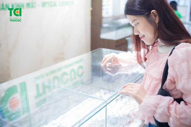 Ảnh “Bí quyết” lựa chọn kính phù hợp với khuôn mặt