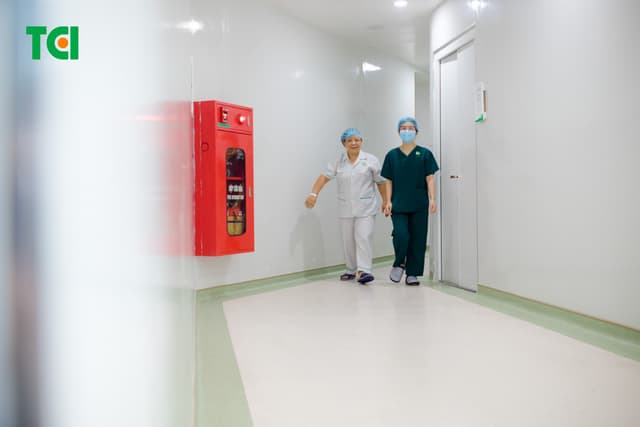 Ảnh mổ Phaco lấy lại thị lực cho bác Trần Thị Kim Cúc tại Thu Cúc TCI