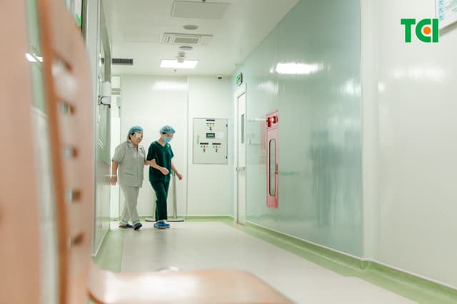 Ảnh mổ Phaco lấy lại thị lực cho bác Trần Thị Kim Cúc tại Thu Cúc TCI