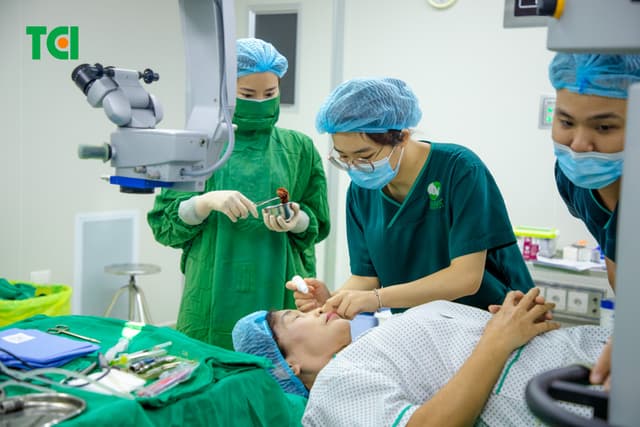 Ảnh khách hàng Nguyễn Thị Hằng phẫu thuật Phaco tại Thu Cúc TCI