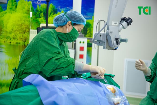 Ảnh khách hàng Nguyễn Thị Hằng phẫu thuật Phaco tại Thu Cúc TCI