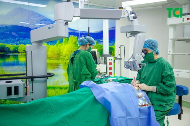 Ảnh khách hàng Nguyễn Thị Hằng phẫu thuật Phaco tại Thu Cúc TCI