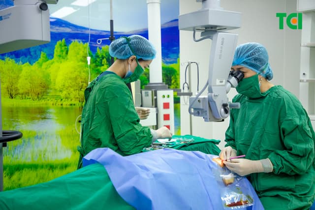 Ảnh khách hàng Nguyễn Thị Hằng phẫu thuật Phaco tại Thu Cúc TCI