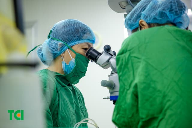 Ảnh khách hàng Nguyễn Thị Hằng phẫu thuật Phaco tại Thu Cúc TCI