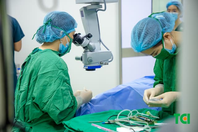 Ảnh khách hàng Nguyễn Thị Hằng phẫu thuật Phaco tại Thu Cúc TCI