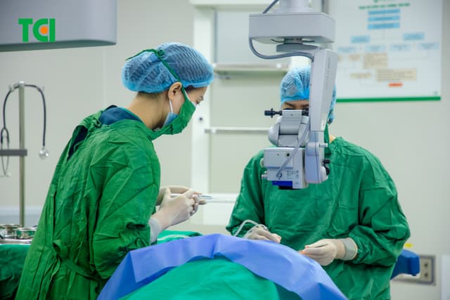 Ảnh khách hàng Nguyễn Thị Hằng phẫu thuật Phaco tại Thu Cúc TCI