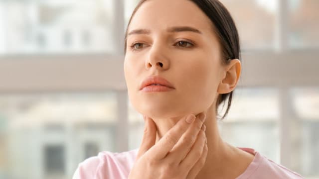 Điều gì xảy ra khi tuyến giáp tiết quá nhiều TH