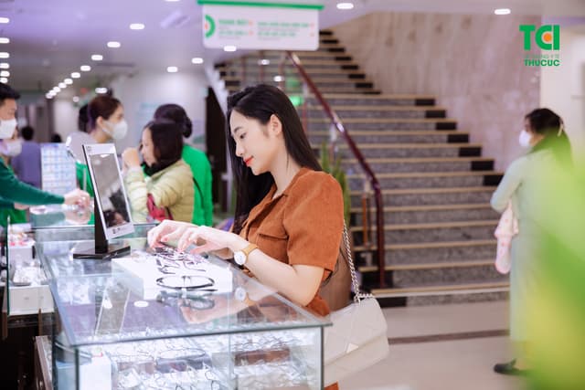 Cắt kính chất lượng cao – Chi phí cực “ngọt ngào” tại Thu Cúc TCI