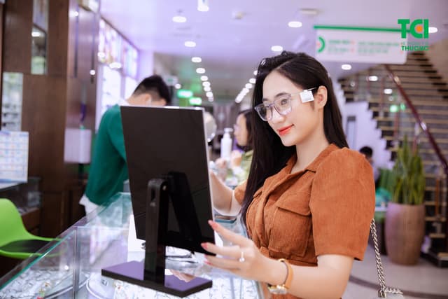 Cắt kính chất lượng cao – Chi phí cực “ngọt ngào” tại Thu Cúc TCI