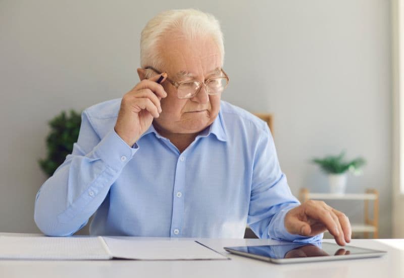 Bệnh Glocom thường xuất hiện ở người cao tuổi.