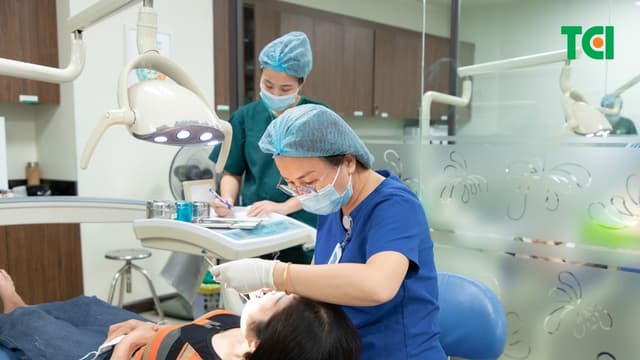 Chủ quan, người bệnh gặp biến chứng sâu răng nghiêm trọng