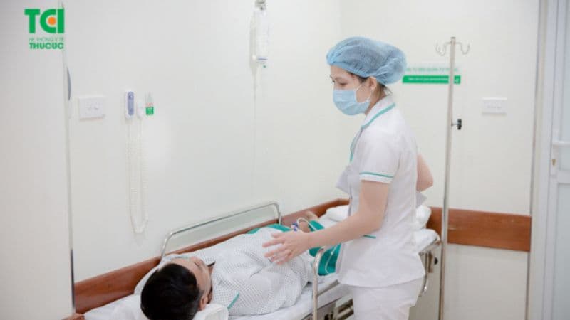 phương pháp sơ cứu chữa đột quỵ đối với người thân