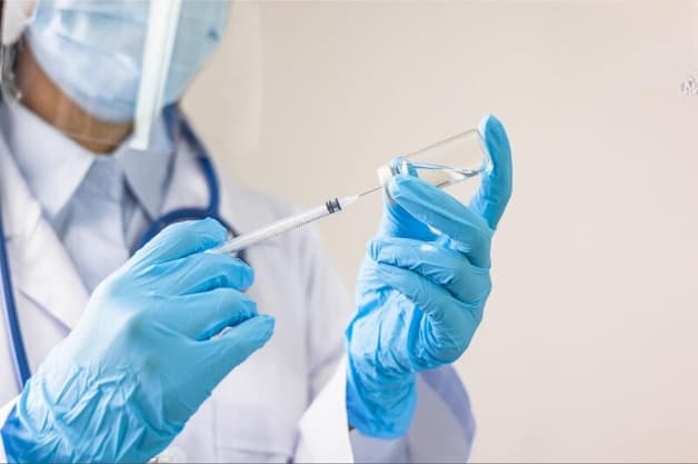 Tiêm vắc-xin giúp cơ thể phòng tránh hoặc giảm độ nặng của bệnh khi tác nhân gây bệnh xâm nhập