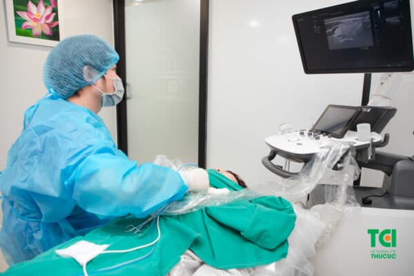 Thực hiện đốt u tuyến giáp ứng dụng sóng cao tần