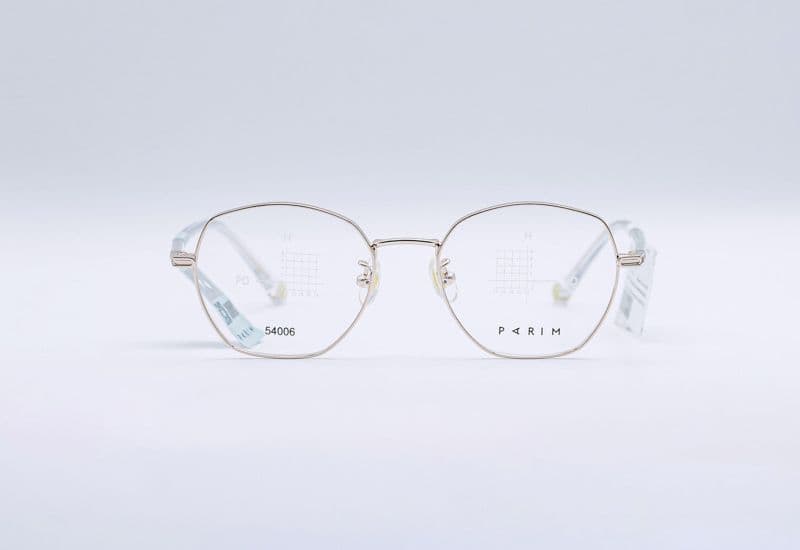 Giá tròng kính cận thường hiện nay khoảng bao nhiêu?