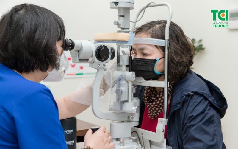 Giá tròng kính lão bao nhiêu?