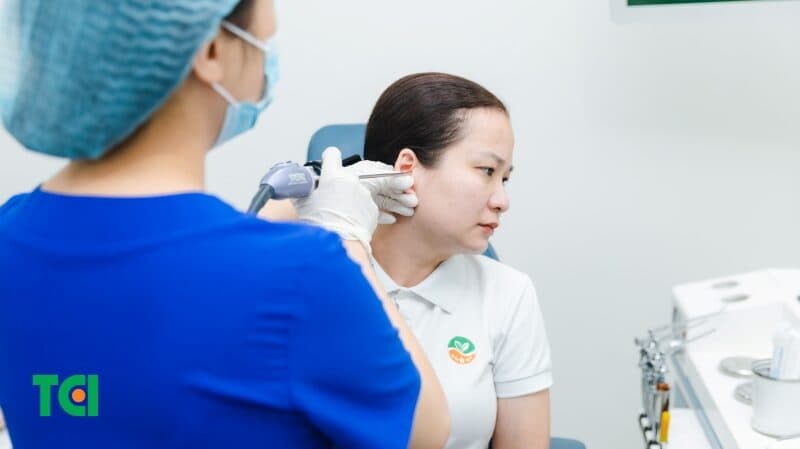 Điều trị lỗ tai bị sưng và đau