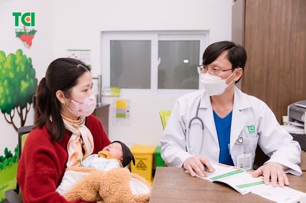 Phòng tiêm chủng Thu Cúc TCI sở hữu đội ngũ bác sĩ giàu kinh nghiệm, khám và tư vấn cho khách hàng