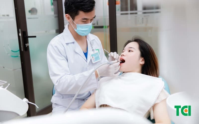 Thực hiện tẩy trắng răng an toàn