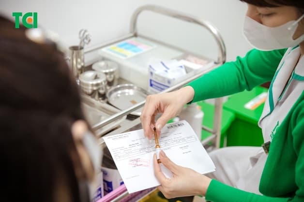 Việc tiêm BCG ngừa lao được khuyến nghị thực hiện cho trẻ sơ sinh trong vòng 1 tháng đầu tiên sau sinh