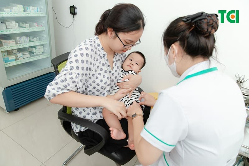 Tiêm chủng vắc xin dịch vụ tại Phòng tiêm chủng Thu Cúc TCI