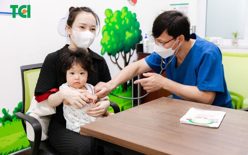 Cúm mùa ảnh hưởng không nhỏ đến sức khỏe của trẻ em - các mũi tiêm ngừa cho bé là giải pháp phòng bệnh hiệu quả