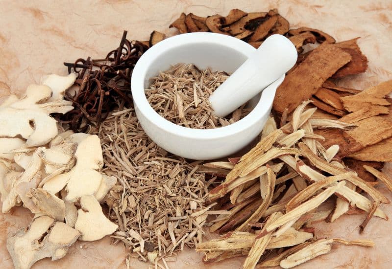 Giải đáp chi tiết thắc mắc: Chữa lác mắt bằng đông y có hiệu quả không?