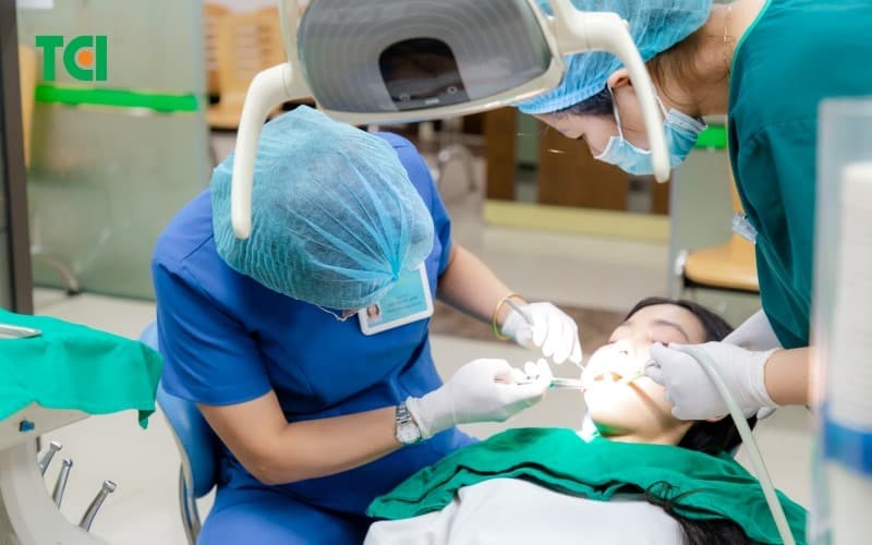 Tình trạng ê răng cửa hàm dưới