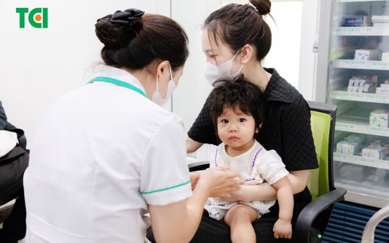 Tuân thủ lịch tiêm ngừa cho trẻ để ngăn chặn bệnh sởi