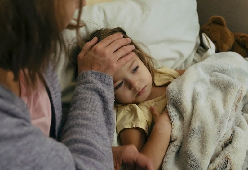 Suy dinh dưỡng thấp còi làm tăng nguy cơ trẻ sơ sinh tử vong, làm giảm thể lực cũng như trí lực trẻ nhỏ, trẻ lớn và người trưởng thành. 