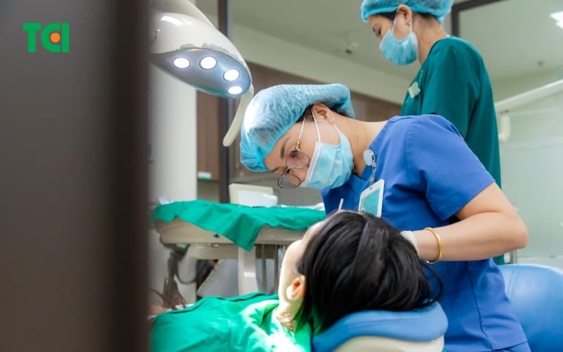 Điều trị sưng lợi răng cửa