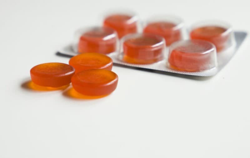 Những lưu ý khi sử dụng kẹo ngậm, viên ngậm ho