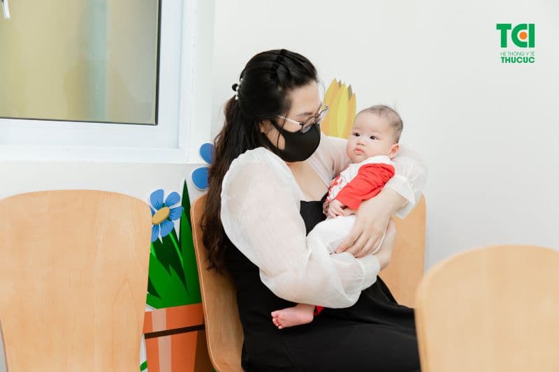 các mũi tiêm dịch vụ cần thiết cho trẻ