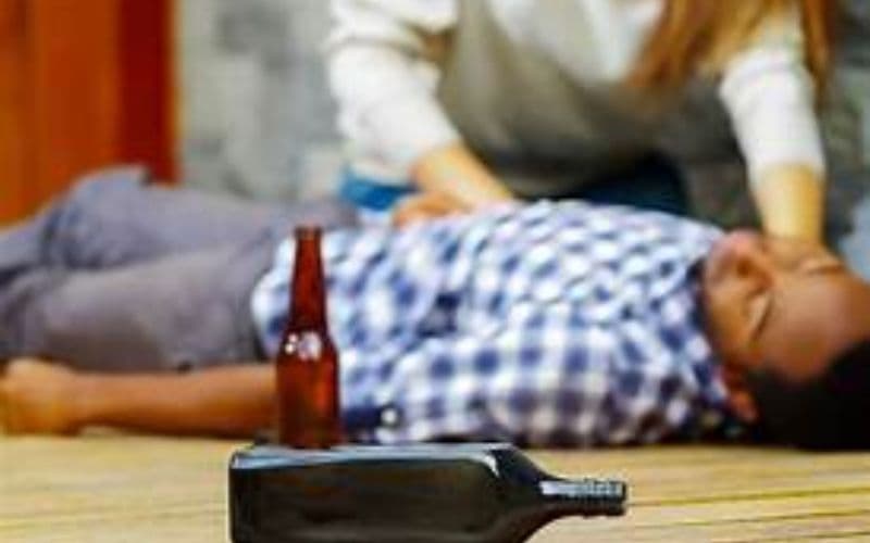 Đưa đến bệnh viện cấp cứu ngay khi các dấu hiệu nguy hiểm xuất hiện