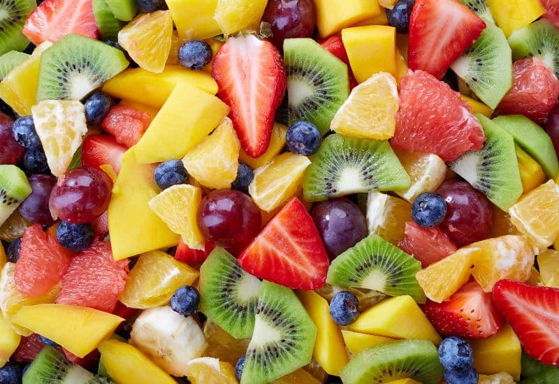 Ăn nhiều trái cây, rau xanh và các thực phẩm giàu vitamin C. 