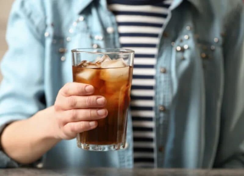 nước có gas không tốt khi nhổ răng khôn